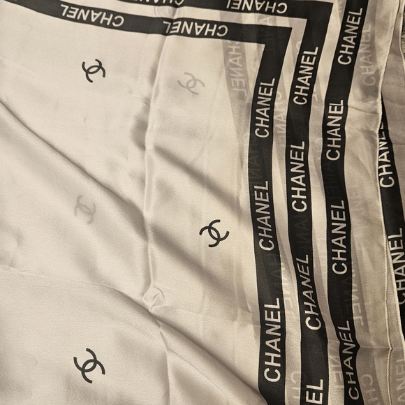 Scarf - Picture 3 of 6